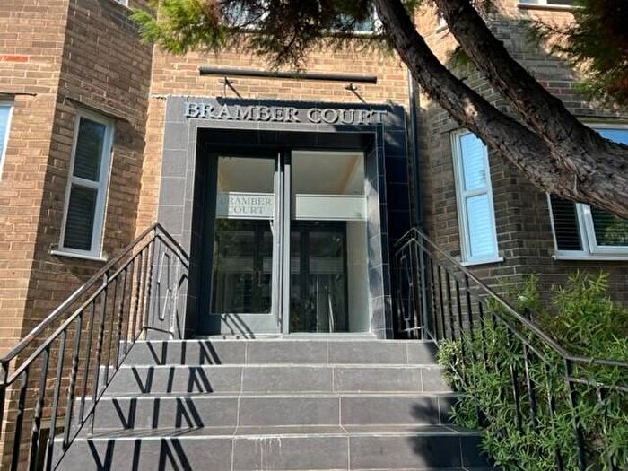 1 Bedroom Apartment To Rent In Bramber Court, Eaton Gardens, BN3