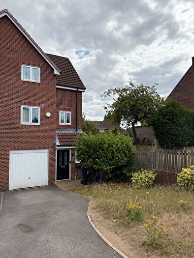 3 Bedroom Terraced House To Rent In Norfolk Gardens, Inkersall, Chesterfield, S43