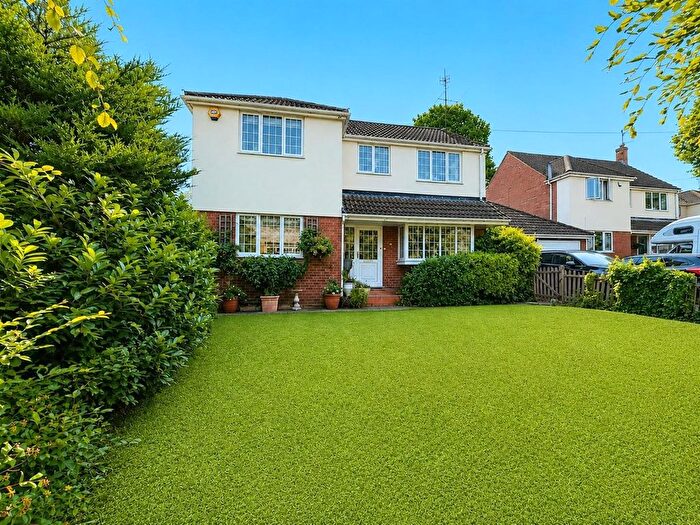 4 Bedroom Detached House For Sale In Oakwood Road, Bricket Wood, St. Albans, Hertfordshire, AL2