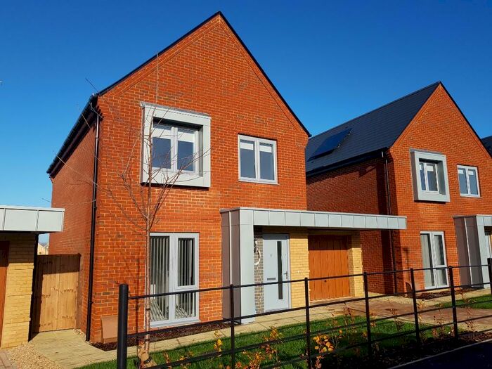 3 Bedroom Detached House To Rent In Maple Crescent, Southampton, Hampshire, SO30