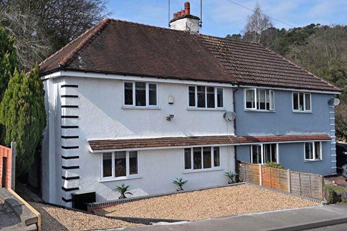 3 Bedroom Semi-Detached House To Rent In Barnt Green Road, Birmingham, B45