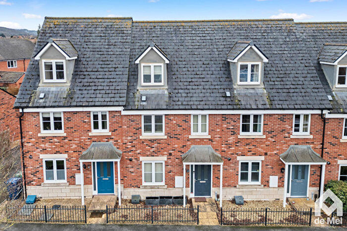 3 Bedroom Terraced House For Sale In Sunrise Avenue, Bishops Cleeve, Cheltenham, GL52
