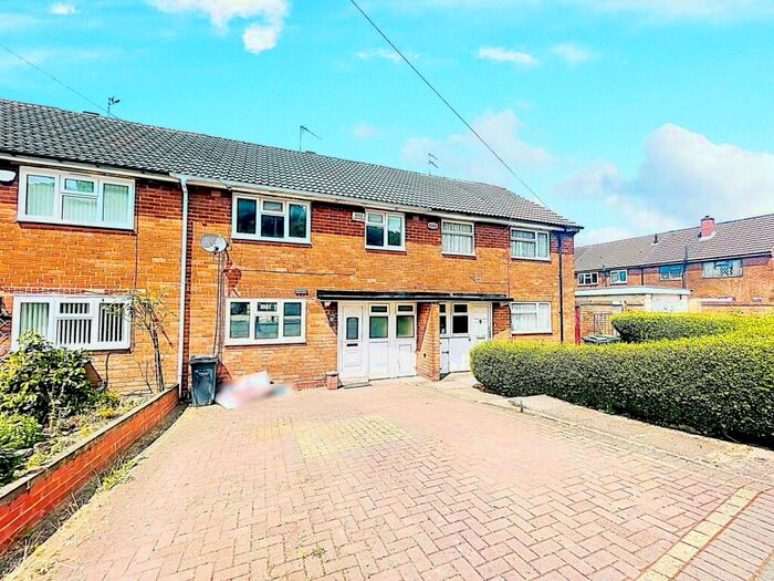3 Bedroom House To Rent In Berkshire Close, West Bromwich, B71
