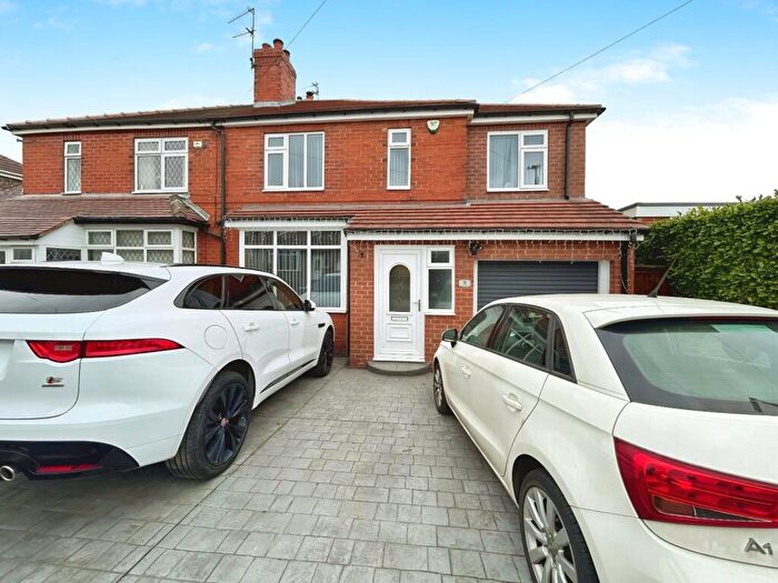 6 Bedroom Semi-Detached House To Rent In Vernon Road, Rotherham, South Yorkshire, S60