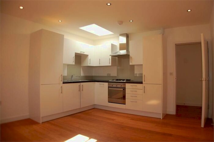 2 Bedroom Flat To Rent In Darby Drive, Waltham Abbey, EN9