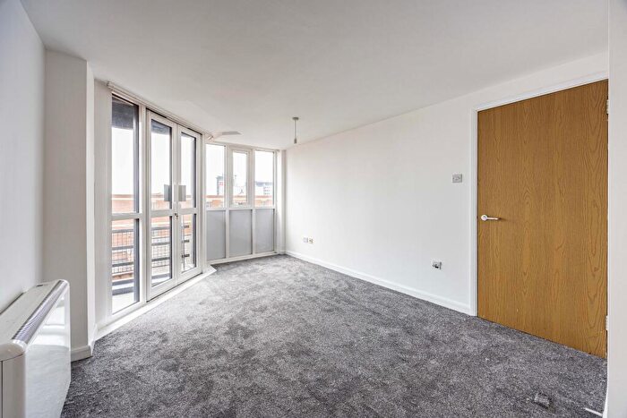 1 Bedroom Flat To Rent In Trivett Square, Nottingham, Nottinghamshire, NG1