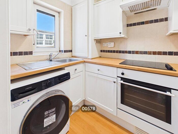 1 Bedroom Apartment To Rent In Trinity Court, Fish Street, Hull, HU1