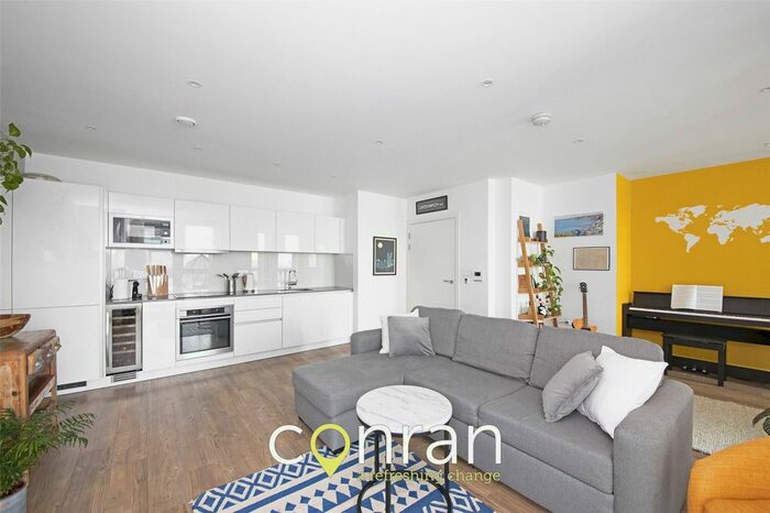 1 Bedroom Flat To Rent In Cable Walk, Greenwich, SE10