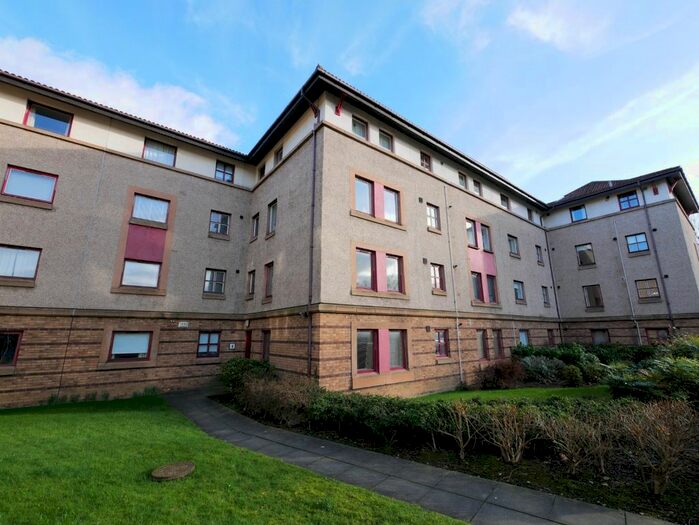 2 Bedroom Flat To Rent In North Werber Place, Fettes, Edinburgh, EH4