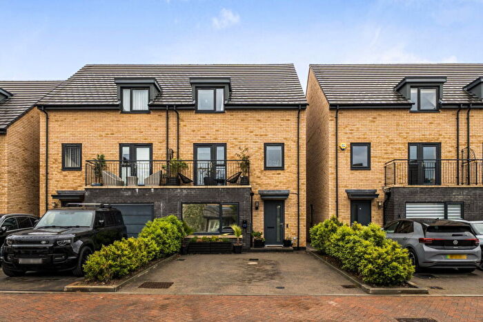 4 Bedroom Semi-Detached House For Sale In Cordwainers Road, Cheltenham, GL52