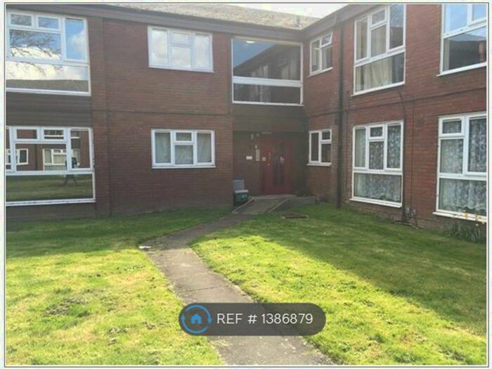 2 Bedroom Flat To Rent In Arncliffe Way, Warwick, CV34