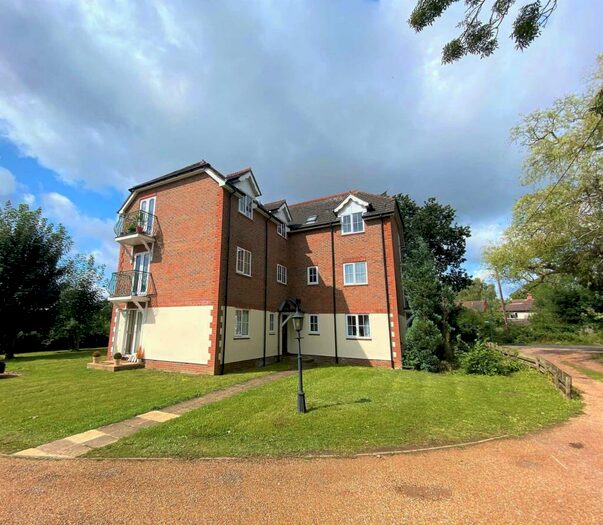 1 Bedroom Apartment To Rent In Cookham, SL6