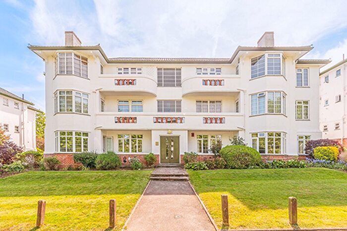 3 Bedroom Flat For Sale In Brighton Road, Sutton, SM2