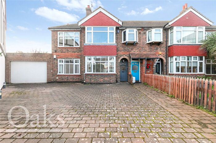 2 Bedroom Semi Detached House For Sale In Rowan Crescent, London, SW16