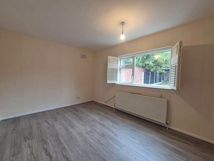 2 Bedroom Bungalow To Rent In Beachwood Avenue, Kingswinford, DY6