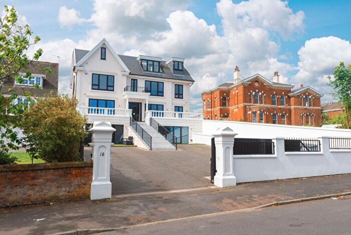 4 Bedroom Detached House For Sale In Oxford Road, Southport, PR8
