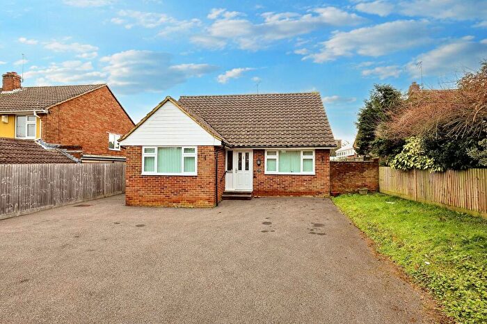 3 Bedroom Chalet For Sale In Junction Road, Burgess Hill, RH15