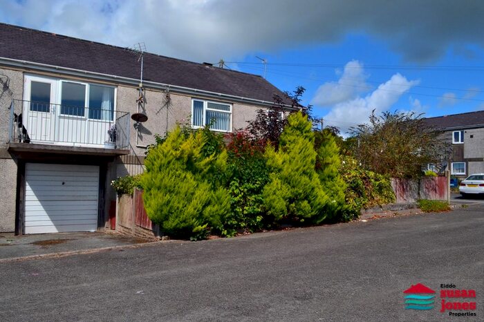 3 Bedroom End Of Terrace House For Sale In Ger Y Bont, Abererch, Pwllheli, LL53