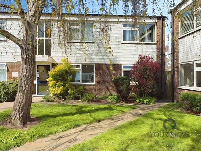 1 Bedroom Flat For Sale In Linley Road, Broadstairs, Kent, CT10