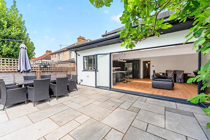 5 Bedroom Semi Detached House For Sale In Lavender Avenue, Worcester Park, KT4