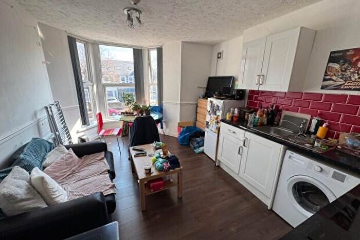 2 Bedroom Flat To Rent In Richmond Road Cardiff, CF24