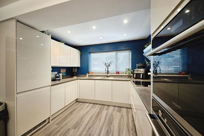 3 Bedroom Semi-Detached House For Sale In Mountford Road, Shirley, Solihull, B90