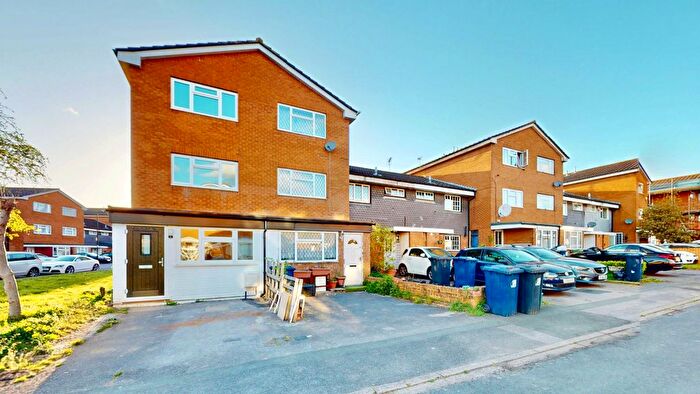 4 Bedroom End Of Terrace House To Rent In Bannister Close, Greenford, UB6