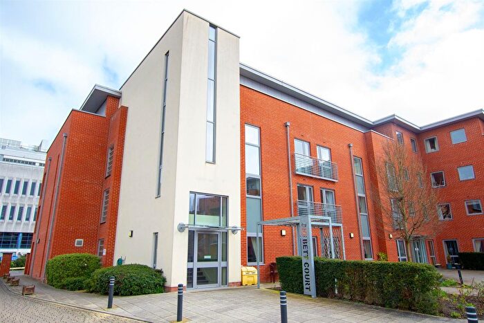 1 Bedroom Flat To Rent In Corbett Court, The Brow, Burgess Hill, RH15