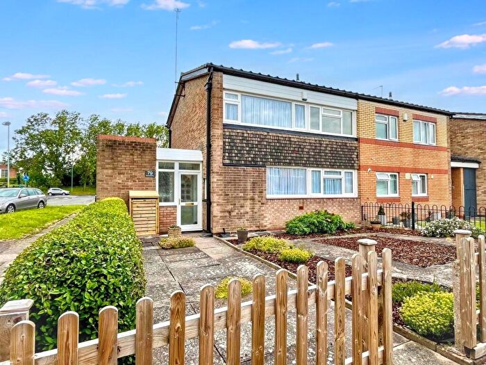 3 Bedroom Semi Detached House For Sale In Innsworth Drive, Birmingham, B35