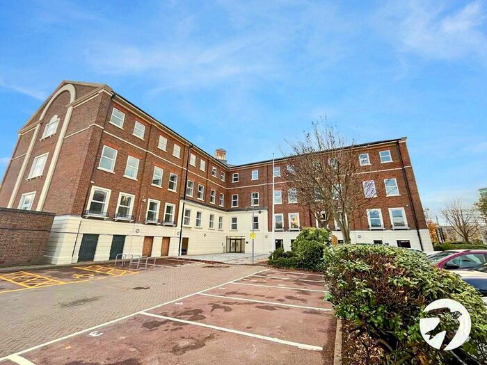 1 Bedroom Flat To Rent In Royal Sovereign House, Quayside, Chatham, Kent, ME4