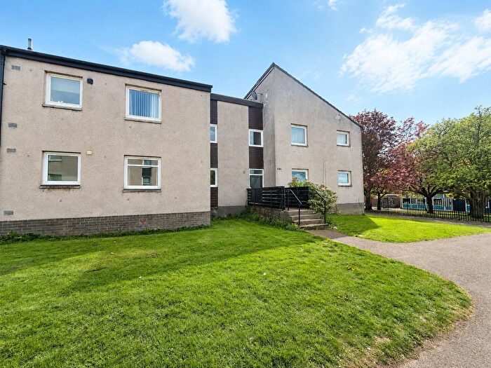 2 Bedroom Flat For Sale In Dochart Terrace, Dundee, DD2