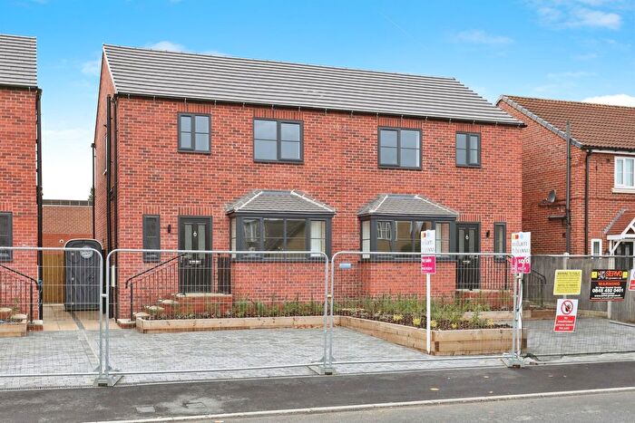 3 Bedroom Semi Detached House For Sale In King Edward Road, Thorne, Doncaster, DN8