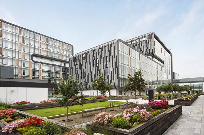 2 Bedroom Flat To Rent In Love Lane, London, SE18