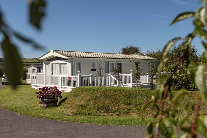 2 Bedroom Mobile/park Home For Sale In Cubert, Newquay, TR8