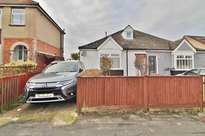 2 Bedroom Semi-Detached Bungalow To Rent In Geoffrey Avenue, Purbrook, Waterlooville, PO7