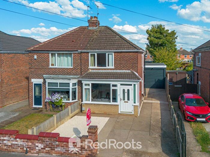 2 Bedroom Semi-Detached House For Sale In Crompton Avenue, Doncaster, DN5