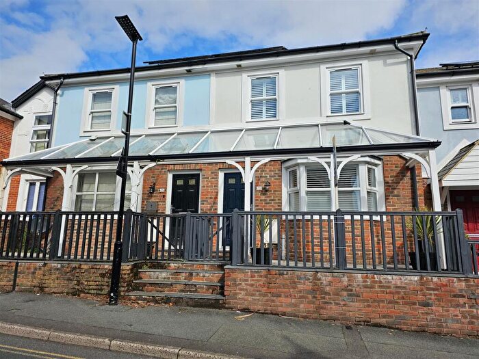 2 Bedroom Terraced House For Sale In Station Avenue, Sandown, PO36
