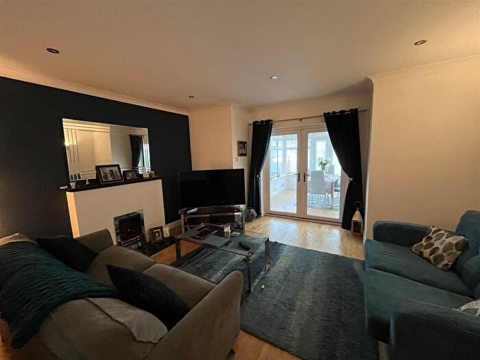 4 Bedroom Town House To Rent In Waterford Place, Heald Green, Cheadle, SK8