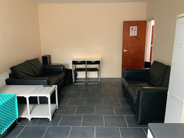 6 Bedroom House To Rent In Egerton Road, Manchester, M14