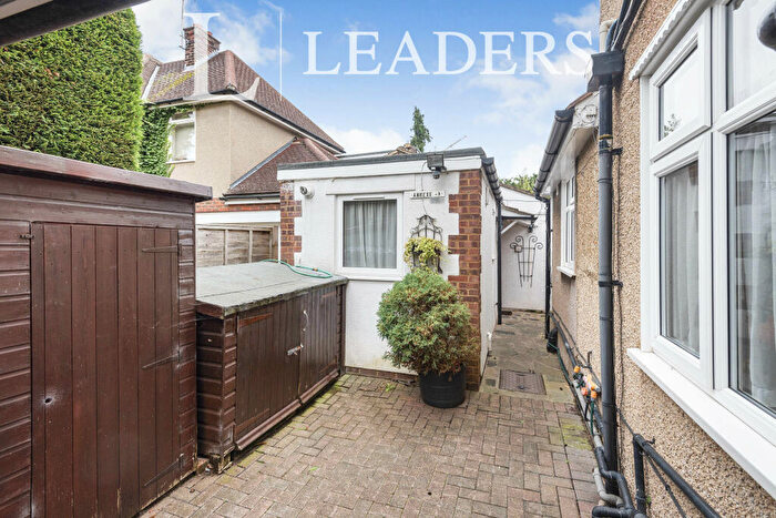 Studio To Rent In Fairview Road, Stevenage, SG1