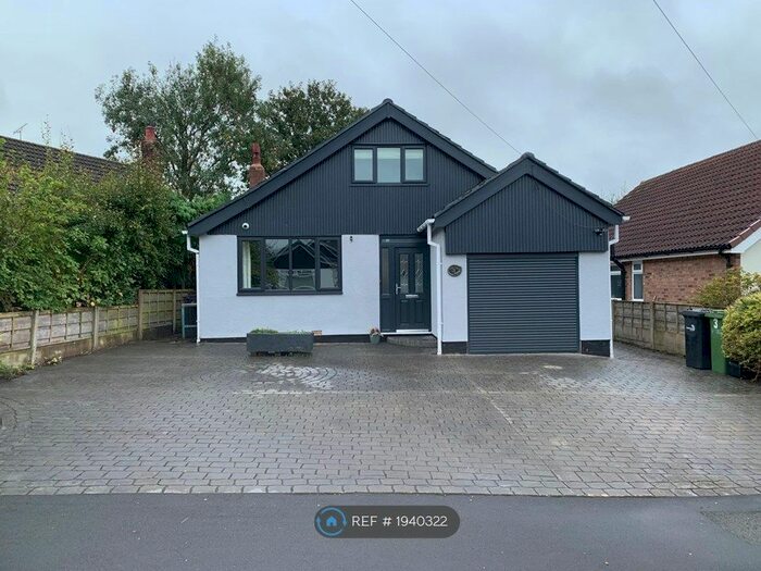 3 Bedroom Detached House To Rent In Eden Drive, Macclesfield, SK10