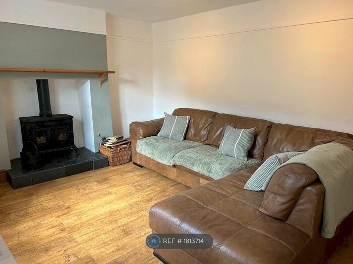 2 Bedroom End Of Terrace House To Rent In Halliwell Road, Bolton, BL1