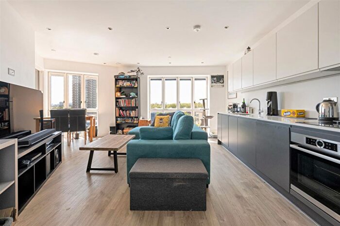 1 Bedroom Flat For Sale In Wansbeck Road, London, E3