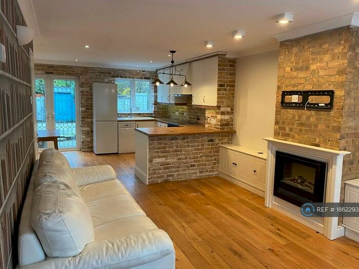 4 Bedroom Terraced House To Rent In Alder Close, Bishop's Stortford, CM23