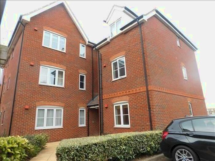 2 Bedroom Flat To Rent In Wherry Close, Margate, CT9