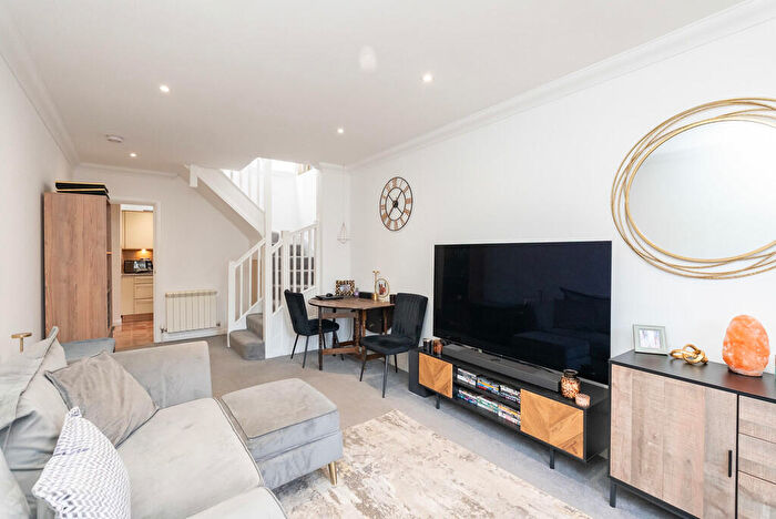 1 Bedroom Terraced House For Sale In St Pauls Hall, Falkland Road, RH4