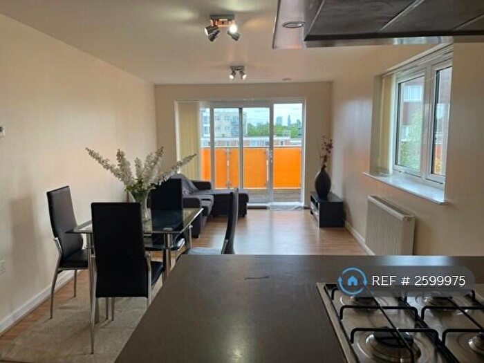 1 Bedroom Flat To Rent In Chaplin Court, London, E3