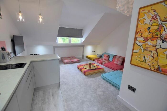 1 Bedroom Flat To Rent In Burton Road, West Didsbury, Didsbury, Manchester, M20