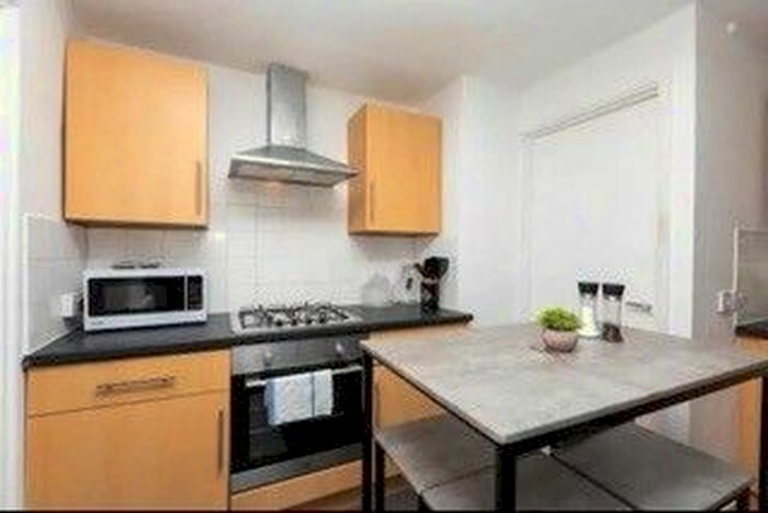 1 Bedroom Flat To Rent In Soames Street, London, SE15