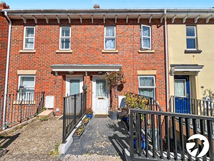 3 Bedroom Terraced House For Sale In Steven Close, Chatham, Kent, ME4
